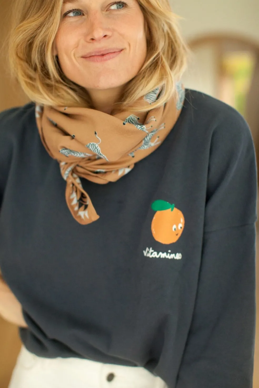 foulard_latika_zbre_choco_1.webp Foulard Latika Zèbre Chocolat - Apaches Collections