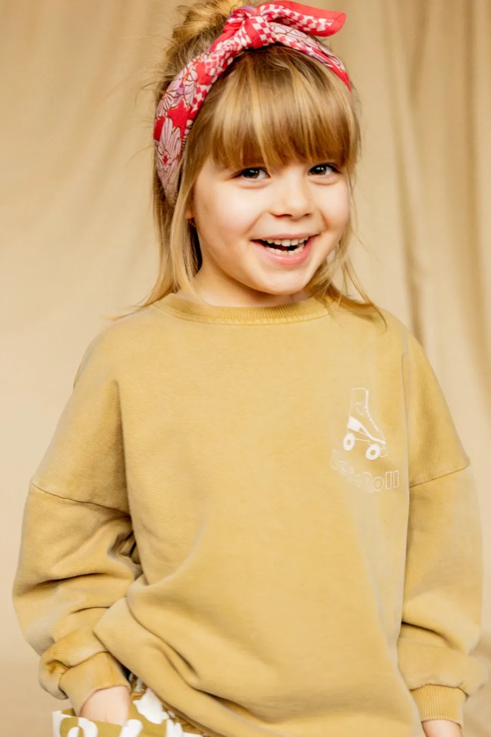 foulard_manika_bloom_mage_1.webp Foulard Manika Bloom Magenta - Apaches Collections